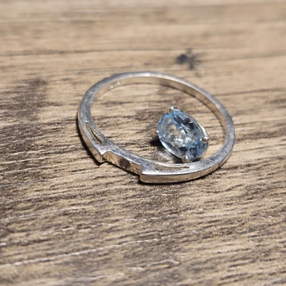 Baby Blue Solitaire vintage sterling silver ring sz 7